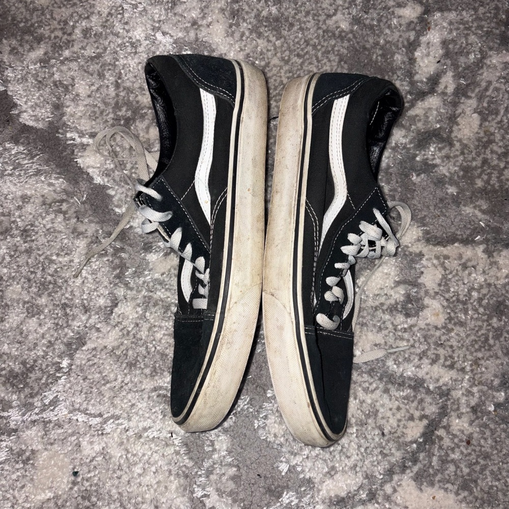 vans old skool Black and White Sneakers